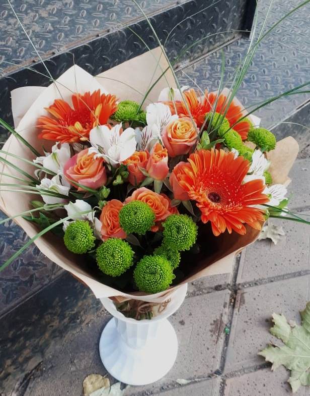 Букет цветов из: Герберы, Хризантемы, Альстромерии и Розы в Подосиновец