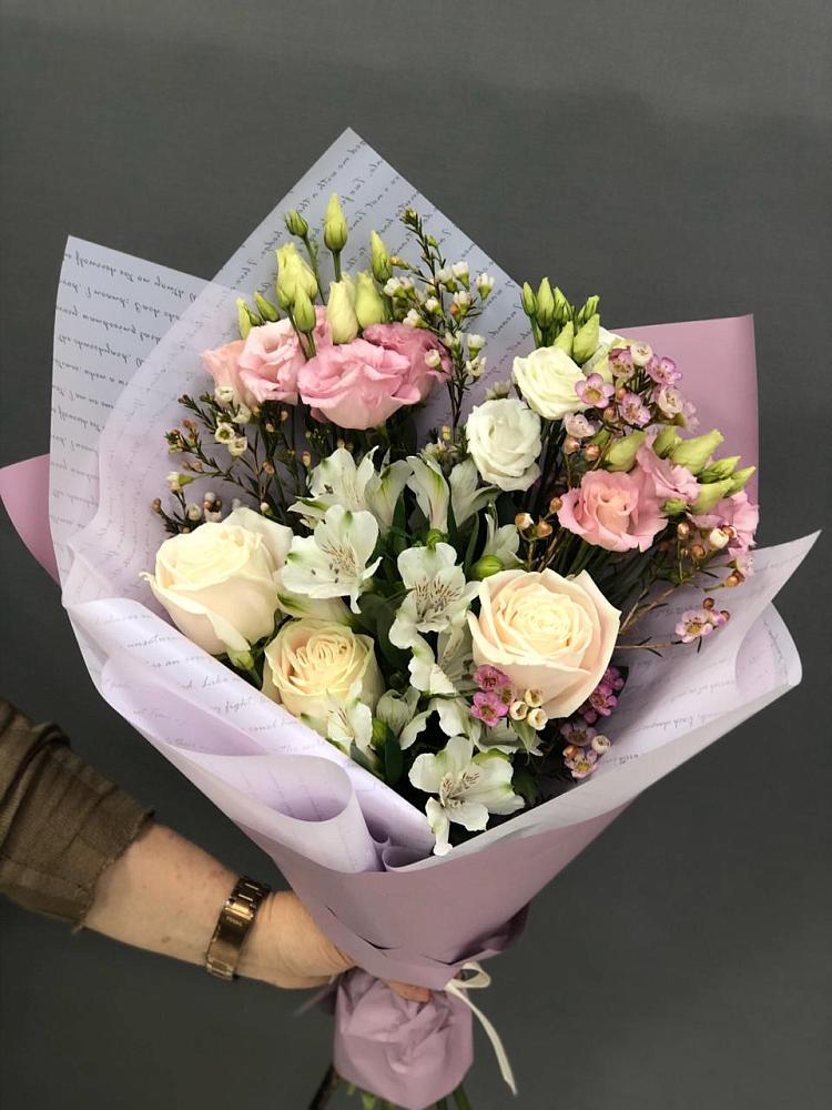 Букет цветов из: Альстромерии, Розы и Лизиантусы в Подосиновец