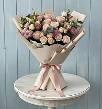 Букет цветов из:  Розы и Лизиантусы в Подосиновец