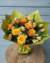 Букет цветов из:  Альстромерии и Розы в Подосиновец