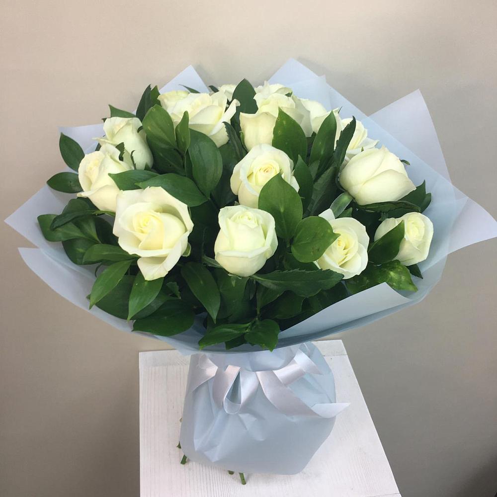 Букет 15 Белых роз Проуд в Подосиновец