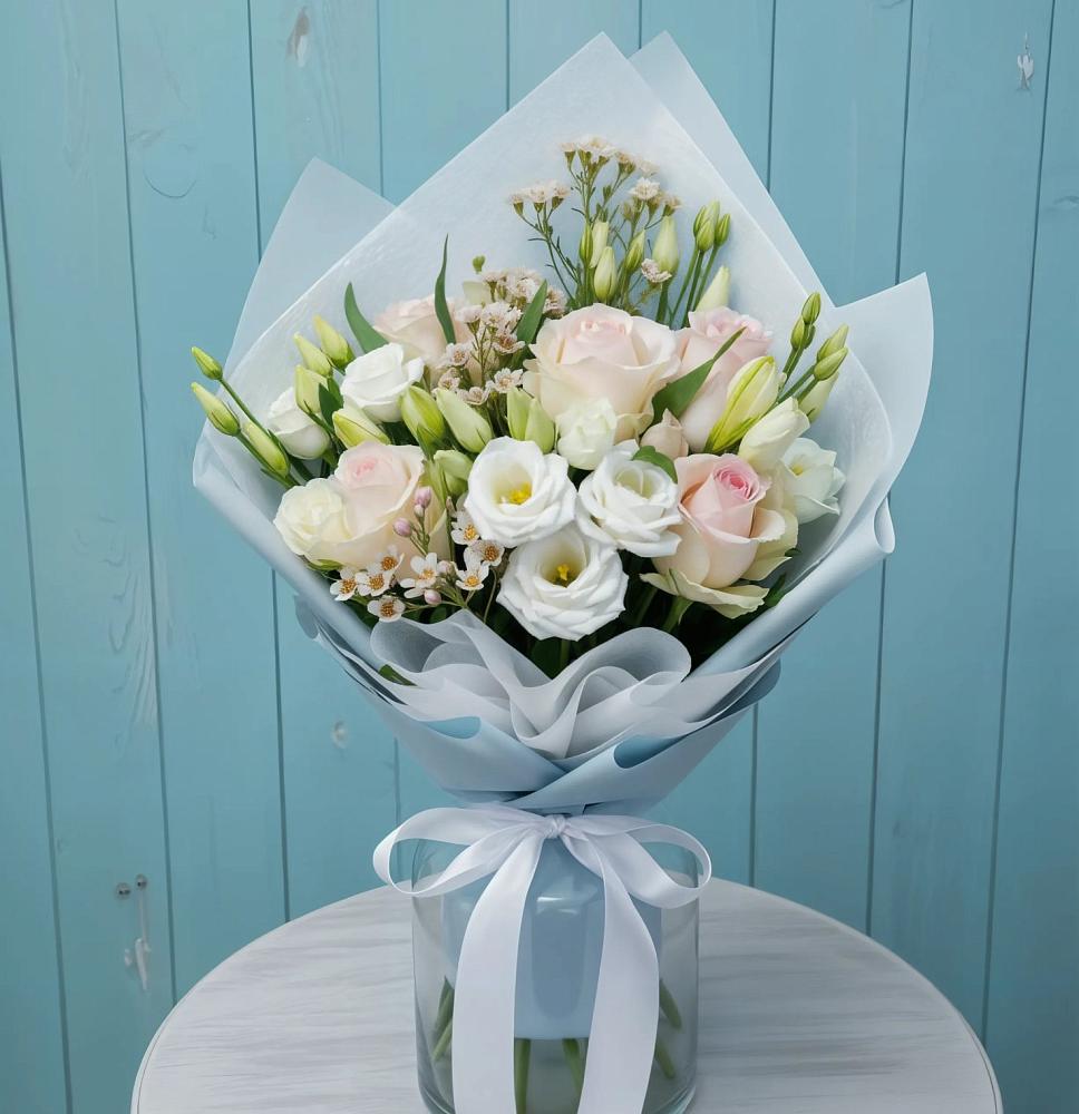 Букет цветов из: Розы и Лизиантусы в Подосиновец