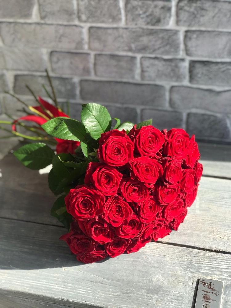 Букет Красные розы Фридом в Подосиновец