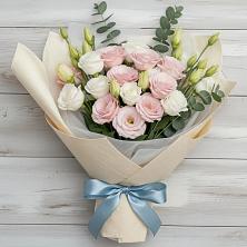 Букет цветов из:  Лизиантусы в Подосиновец