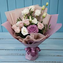 Букет цветов из:  Розы и Лизиантусы в Подосиновец