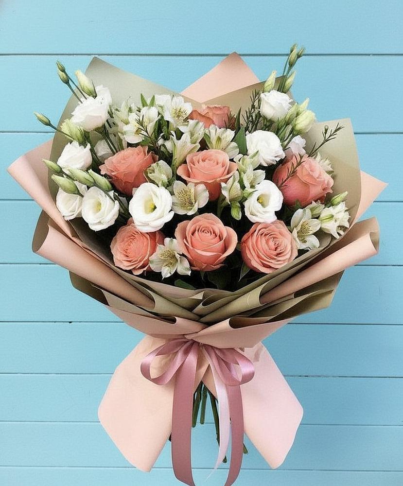 Букет цветов из: Розы, Альстромерии и Лизиантусы в Подосиновец