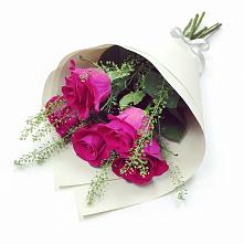 Букет цветов из:  Розы в Подосиновец