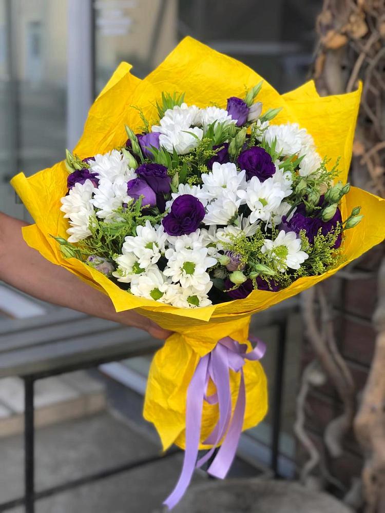 Букет цветов из: Ирисы, Хризантемы и Ромашки в Подосиновец