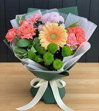 Букет цветов из:  Гвоздики, Розы, Герберы и Хризантемы в Подосиновец