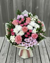 Букет цветов из:  Альстромерии, Гвоздики, Розы и Хризантемы в Подосиновец