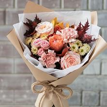 Букет цветов из:  Гвоздики, Хризантемы и Розы в Подосиновец