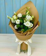 Букет цветов из:  Хризантемы и Лизиантусы в Подосиновец