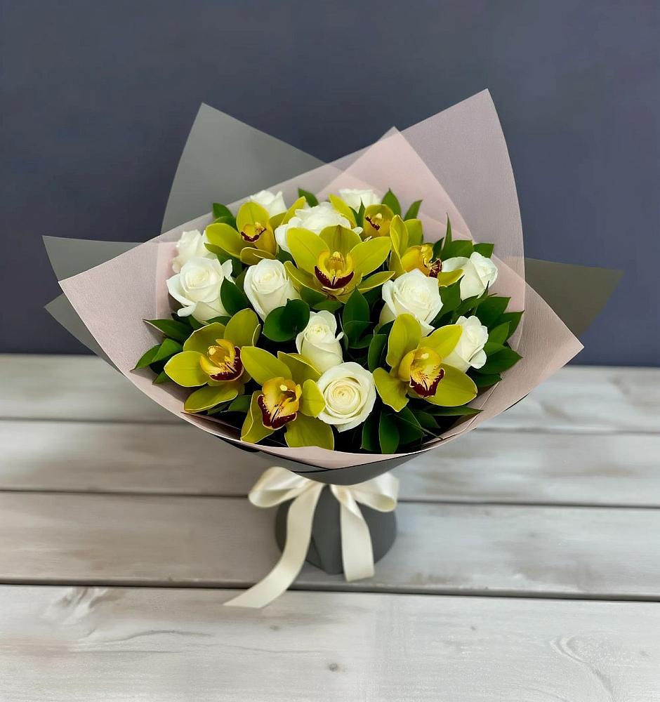 Букет цветов из: Орхидеи и Розы в Подосиновец