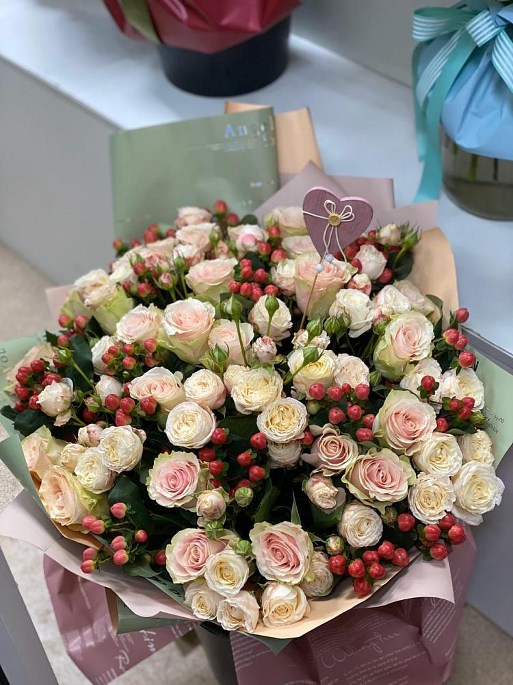 Букет цветов из: Розы в Подосиновец