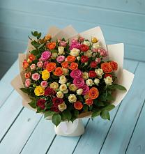 Букет Микс из разноцветных кустовых роз в Подосиновец